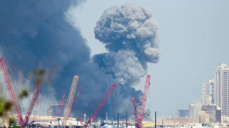 একদিনে আমিরাতে ২২ ক্ষে’পণাস্ত্র ও ৪৭ ড্রোন হা’মলা চালিয়েছে ইরান