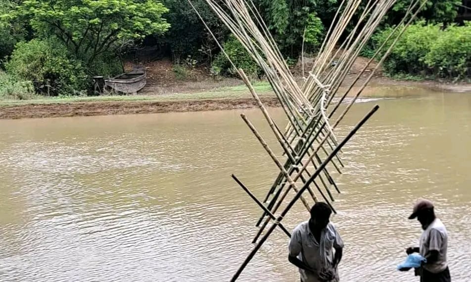 দোয়ারাবাজারে বালু লুট ঠেকাতে নদীতে উপজেলা প্রশাসনের ব্যারিকেড