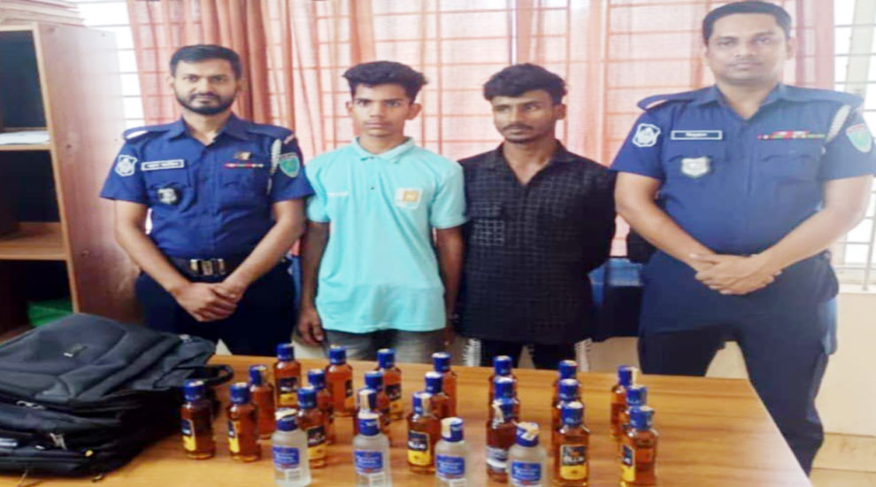 মাধবপুরে  বিদেশি মদসহ আটক ২