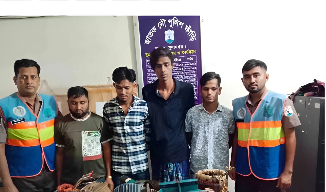 কোম্পানীগঞ্জ থেকে চুরি হওয় ৬টি মোটর উদ্ধার করলো ছাতক নৌ-পুলিশ
