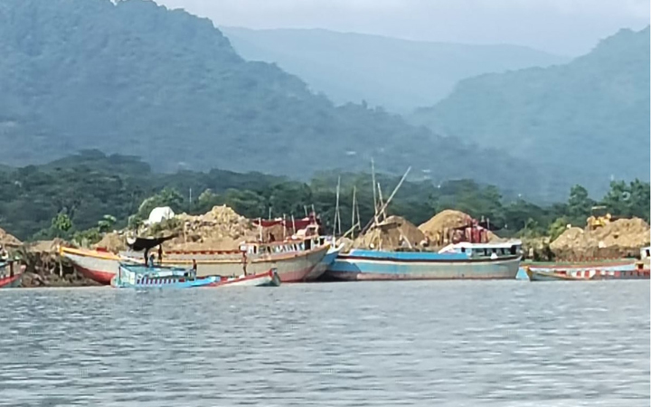 লোভাছড়ার পাথর পরিবহন বন্ধের পর বাড়ানো হয়েছে প্রশাসনের কঠোর নজরদারি