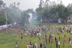  হবিগঞ্জে চেয়ারম্যানের পদ দখল নিয়ে ৩ ঘণ্টাব্যাপী সংঘর্ষে আহত অর্ধশত