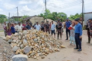 জৈন্তাপুরে প্রশাসন ও টাস্কফোর্সের অভিযানে ১৪ হাজার ঘনফুট পাথর জব্দ