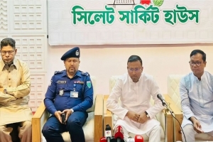 আইনের বাইরে কোনো কিছু করার সুযোগ নেই : উপদেষ্টা হুমায়ুন কবির