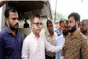 বাহরাইনে নিহত সিলেটের গিরিশ চন্দ্রের মরদহে পরিবারের হাতে তুলে দিলেন বাণিজ্যমন্ত্রী