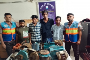 ছাতকে দেড় লাখ টাকার ৬টি চোরাই মোটর উদ্ধার, নৌকাসহ গ্রেফতার ৪