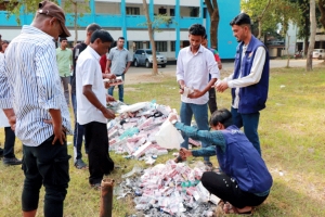 নগরীতে নকল সিগারেটের বিরুদ্ধে জেলা প্রশাসনের অভিযান, ধ্বংস ৬০ হাজার শলাকা