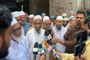 শেখঘাট মসজিদে জুমার নামাজ আদায় : সিলেটবাসীর দোয়া চাইলেন আরিফুল হক