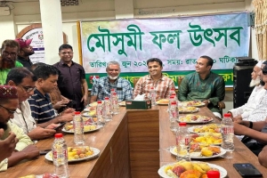 শ্রীমঙ্গল প্রেসক্লাবে মৌসুমী ফল উৎসব