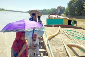 কানাইঘাটে সুরমা নদী থেকে বালু উত্তোলন :  জরিমানা 