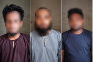  তামাবিল সড়ক থেকে তিন চোরাকারবারী আটক 