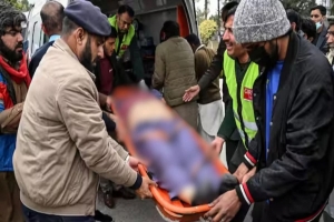 পাকিস্তানে শিয়া মসজিদে বিস্ফোরণে নিহত ১৫, আহত ৮০