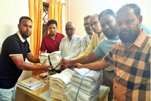 সিলেট ডায়াবেটিক হাসপাতালে বিভিন্ন আসবাবপত্র হস্তান্তর করলেন সাবেক মেয়র আরিফ