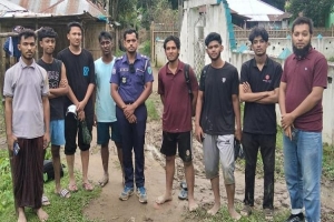 হামহাম জলপ্রপাতে আটকেপড়া ১০ পর্যটককে উদ্ধার করল পুলিশ-ফায়ার সার্ভিস 