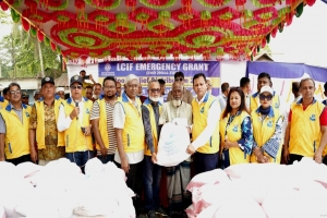 সিলেটে বন্যাদুর্গত প্রায় দেড় হাজার পরিবারের মাঝে লায়ন্স জেলা ৩১৫বি-১ এর ত্রাণ সামগ্রী বিতরণ