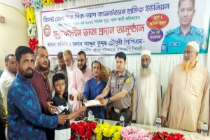  যে কোন প্রয়োজনে পুলিশ সর্বদা রাষ্ট্র ও জনগণের পাশে রয়েছে: এসএমপি ডিসি ট্রাফিক