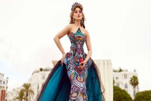 ছেঁড়া জামা বিতর্ক নিয়ে মুখ খুললেন উর্বশী