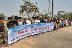 ছাতকের গহরপুরে তাজউদ্দিন বাহিনীর তাণ্ডব, নিরাপত্তাহীনতায় রাস্তায় গ্রামবাসী