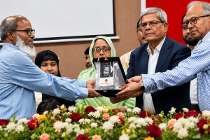 এনইসি &lsquo;জুলাই শহীদ সাংবাদিক সম্মাননা&rsquo; পেলেন এটিএম তুরাবসহ ৫ পরিবার