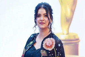  ‘হে আল্লাহ, রাজনীতি নামক অভিশাপ থেকে মাতৃভূমিকে রক্ষা করো’