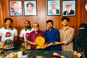 কুলাউড়ায় জুলাই যোদ্ধাদের পক্ষ থেকে এমপি শওকতুল ইসলামকে সম্মাননা প্রধান
