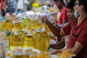বোতলজাত সয়াবিন তেলের দাম বাড়াল সরকার