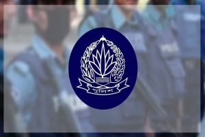নেভি ব্লু শার্টে ফিরছে পুলিশ, প্যান্টের রঙ খাকি
