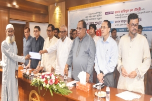  সরকার সাধারণ মানুষের জীবনমান উন্নয়নে অঙ্গীকারবদ্ধ: মন্ত্রী আরিফুল হক চৌধুরী