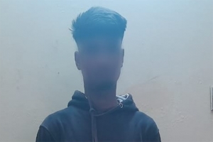  বাদামবাগিচা থেকে ৩০ পিসসহ আটক ১