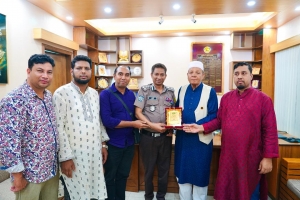 এসএমপি পুলিশ কমিশনারের সাথে আরোহী সংগীত একাডেমি নেতৃবৃন্দের সৌজন্যে সাক্ষাৎ