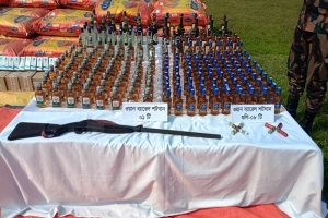 গোয়াইনঘাট সীমান্তে ভারতীয় শটগান ও মদসহ বিপুল পরিমাণ অবৈধ পণ্য জব্দ