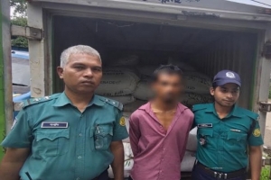ধোপাগুল-সাহেব বাজার সড়কে অভিযানে ভারতীয় চা-পাতাসহ আটক ১