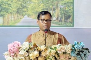 বিমানবন্দর থেকে শহর পর্যন্ত সৌন্দর্য বৃদ্ধিতে রাস্তার দু’পাশে গাছ লাগানো হবে : জেলা প্রশাসক