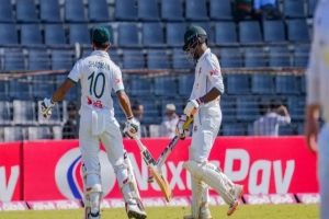  সিলেট টেস্টের দ্বিতীয় দিন শেষ : দুর্দান্ত অবস্থানে বাংলাদেশ