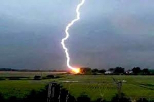  দোয়ারায় বজ্রপাতে প্রাণ গেল যুবকের
