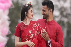 স্ত্রীর প্রশংসা করার দিন আজ