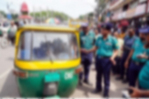 নগরীতে বিভিন্ন সড়কে অভিযানে ১৭৭টি যানবাহনের বিরুদ্ধে ব্যবস্থা