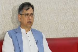বিএনপি নেতা সালাহউদ্দিনকে ক্ষমা চাওয়ার আহ্বান নাহিদের