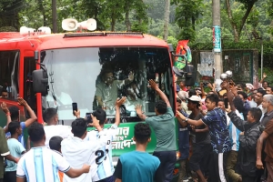  সড়কপথে মৌলভীবাজারে পৌঁছেছেন প্রধানমন্ত্রী