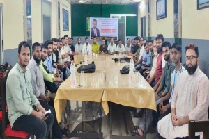 কুলাউড়ায় সাংবাদিকদের সঙ্গে কমিউনিটি লিডার নজরুল ইসলাম খানের মতবিনিময়