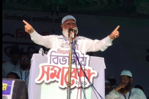 হাসিনা তাড়িয়েছি, ফ্যাসিবাদ কায়েম করলে আপনাদেরও জনগণ তাড়াবে : ডা. শফিক