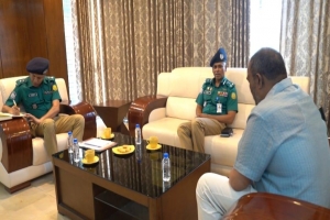 সিসিক প্রশাসকের সঙ্গে এসএমপি কমিশনারের সৌজন্য সাক্ষাৎ
