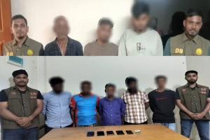 নগরীতে পৃথক অভিযানে ৮ জুয়াড়ি গ্রেফতার 