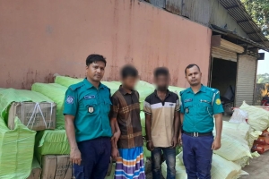 এয়ারপোর্ট পুলিশের অভিযানে প্রায় ১০ লাখ টাকরি ভারতীয় পণ্য জব্দ, আটক ২