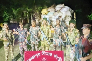  জৈন্তাপুর সীমান্তে যৌথ অভিযানে ৭০ লাখ টাকার কফি জব্দ
