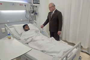 কুয়েতে ইরানের ড্রোন হামলায় আহত বাংলাদেশীকে দেখতে হাসপাতালে রাষ্ট্রদূত 