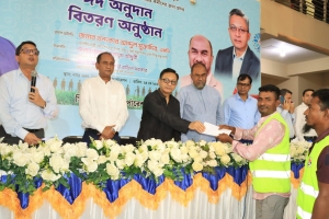 ​পরিচ্ছন্নতাকর্মীরা কাজ করেন বলেই নগর এতো সুন্দর ​