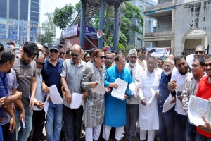 জুলাই সনদ ও গণভোট বাস্তবায়নে জনসচেতনতায় মহানগর বিএনপির লিফলেট বিতরণ