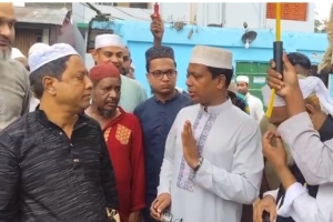 এবার শাহপরান (রহ.) মাজারে ডিসি সারওয়ার 