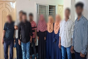 নগরীতে আবাসিক হোটেলে অনৈতিক কার্যকলাপ : ৯ যুবক-যুবতী আটক